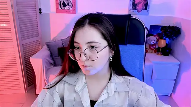 Snapshot of VirtuallVoyant chatting on 10.08.25 VirtuallVoyant online show from 10.08.25