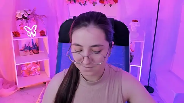 Snapshot of VirtuallVoyant chatting on 10.14.25 VirtuallVoyant online show from 10.14.25