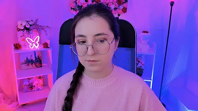 Snapshot of VirtuallVoyant chatting on 10.16.25 VirtuallVoyant online show from 10.16.25