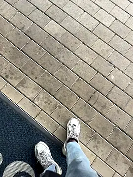 Snapshot of kamo012000 chatting on 09.30.25 kamo012000 online show from 09.30.25