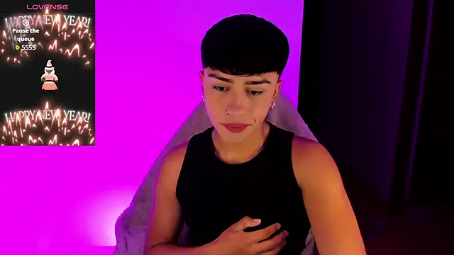 Snapshot of Matheewx_m chatting on 10.01.25 Matheewx m online show from 10.01.25