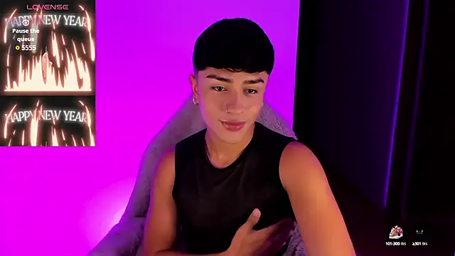 Snapshot of Matheewx_m chatting on 11.13.25 Matheewx m online show from 11.13.25