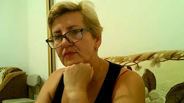 Snapshot of Dana4921 chatting on 09.20.25 Dana4921 online show from 09.20.25