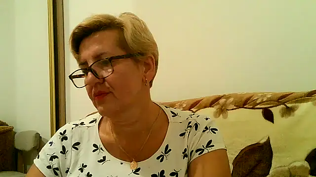 Snapshot of Dana4921 chatting on 09.22.25 Dana4921 online show from 09.22.25