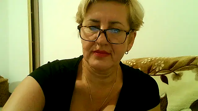 Snapshot of Dana4921 chatting on 09.29.25 Dana4921 online show from 09.29.25