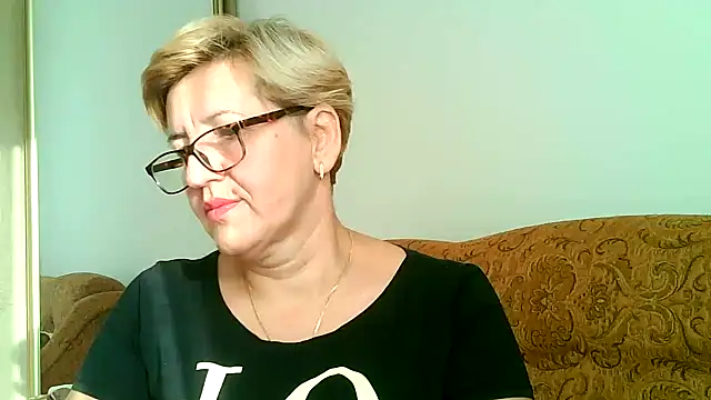 Snapshot of Dana4921 chatting on 10.06.25 Dana4921 online show from 10.06.25
