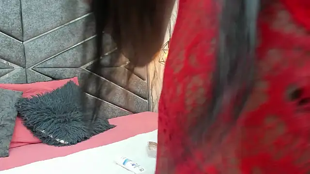 SASHA BROWNIE   online show from 09.23.25