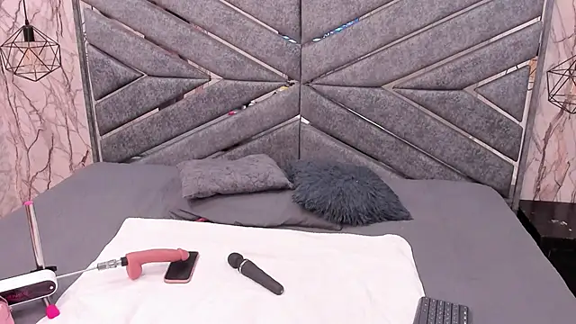 SASHA BROWNIE   online show from 03.14.26