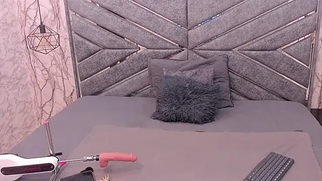 SASHA BROWNIE   online show from 03.19.26