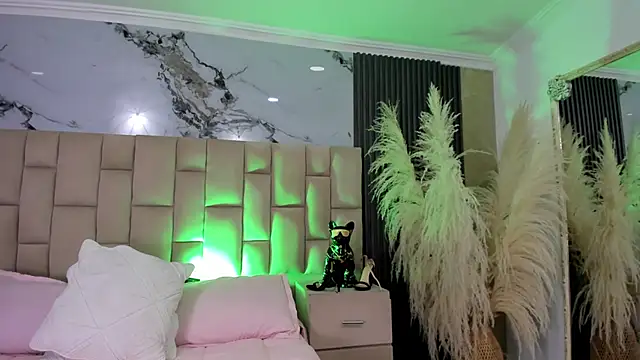 cloesummerr  online show from 04.18.26