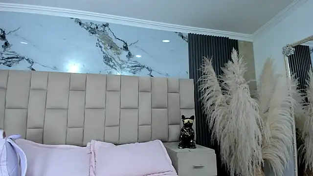 cloesummerr  online show from 04.18.26