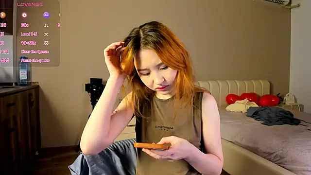 Clarity Yumi online show from 12.15.25