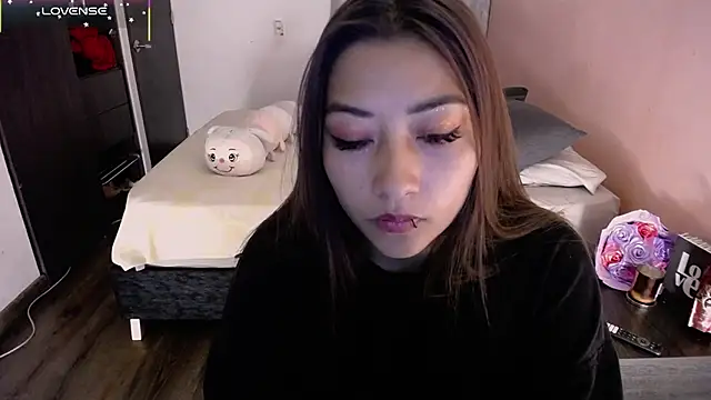 Mia 1120 online show from 08.05.26