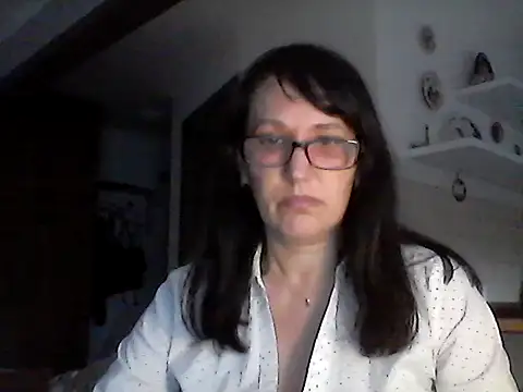 Snapshot of Elena48324 chatting on 04.24.26 Elena48324 online show from 04.24.26