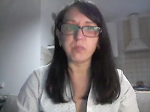 Snapshot of Elena48324 chatting on 04.29.26 Elena48324 online show from 04.29.26