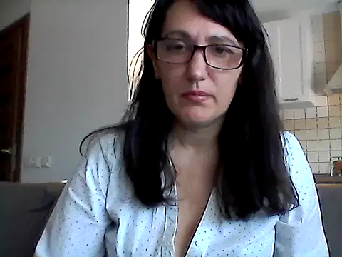 Snapshot of Elena48324 chatting on 05.17.26 Elena48324 online show from 05.17.26