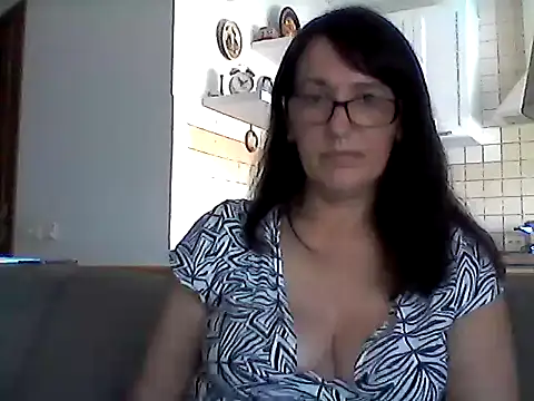 Snapshot of Elena48324 chatting on 06.27.26 Elena48324 online show from 06.27.26