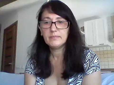 Snapshot of Elena48324 chatting on 07.04.26 Elena48324 online show from 07.04.26