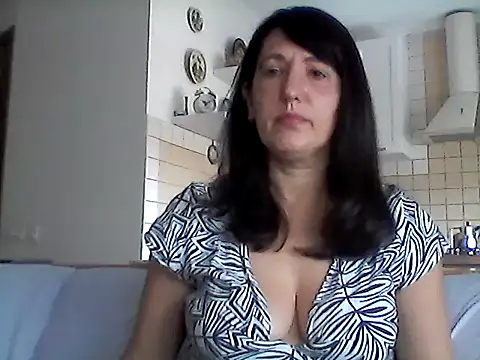 Snapshot of Elena48324 chatting on 07.12.26 Elena48324 online show from 07.12.26