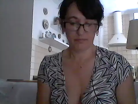 Snapshot of Elena48324 chatting on 07.18.26 Elena48324 online show from 07.18.26