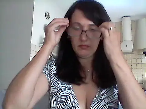 Snapshot of Elena48324 chatting on 07.19.26 Elena48324 online show from 07.19.26