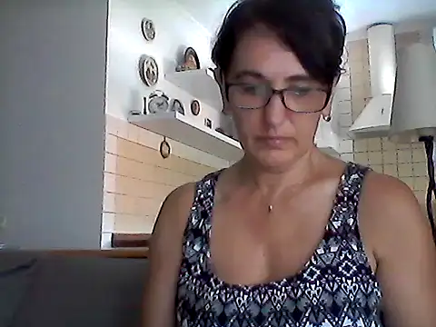 Snapshot of Elena48324 chatting on 08.01.26 Elena48324 online show from 08.01.26