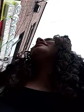 Snapshot of Yaya_watson chatting on 10.14.25 Yaya watson online show from 10.14.25