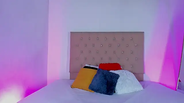 Zafiro  Brown online show from 09.23.25