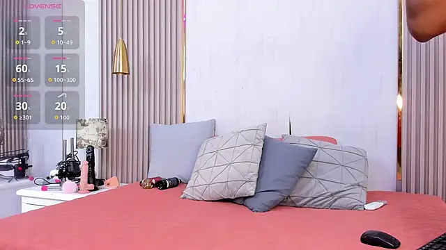 Skylar Smith  online show from 10.21.25