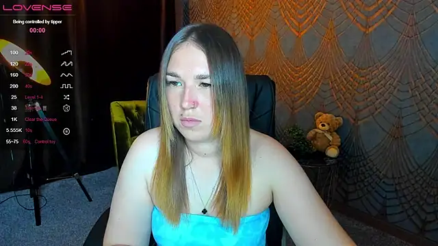 Snapshot of Sofii_darling chatting on 06.20.26 Sofii darling online show from 06.20.26