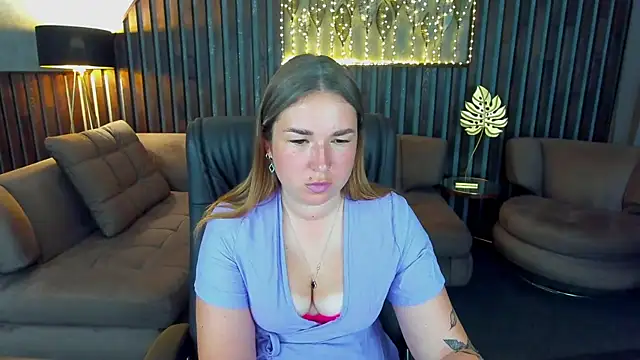 Snapshot of Sofii_darling chatting on 07.17.26 Sofii darling online show from 07.17.26
