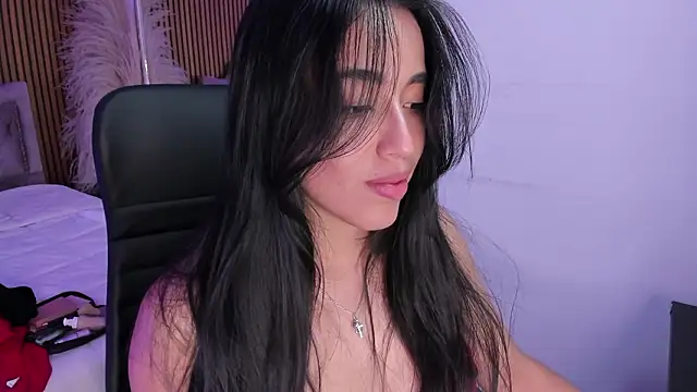 Starbutterflyy  online show from 03.10.26