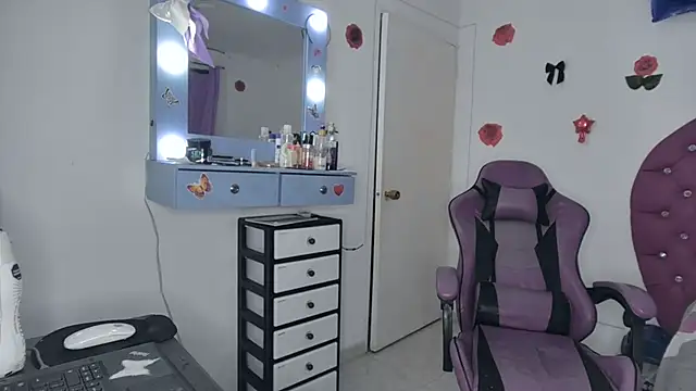 Snapshot of soffy_rosses chatting on 07.20.26 soffy rosses online show from 07.20.26