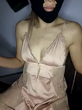 Snapshot of Maya_6 chatting on 10.08.25 Maya 6 online show from 10.08.25