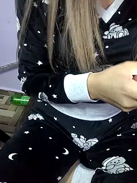 Snapshot of Maya_6 chatting on 10.16.25 Maya 6 online show from 10.16.25