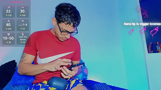 Snapshot of Luke_Stone chatting on 09.13.25 Luke Stone online show from 09.13.25