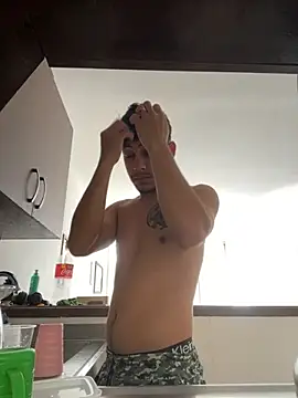 Snapshot of Luke_Stone chatting on 09.27.25 Luke Stone online show from 09.27.25