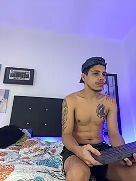 Snapshot of Luke_Stone chatting on 10.15.25 Luke Stone online show from 10.15.25