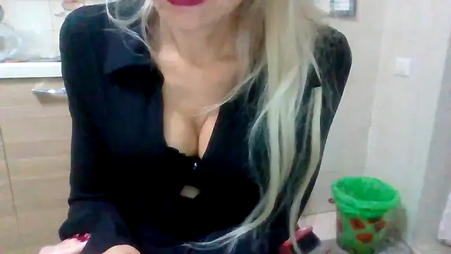 Kelly80 online show from 10.22.25