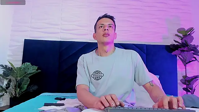 Snapshot of Dustin_Sonne chatting on 09.14.25 Dustin Sonne online show from 09.14.25