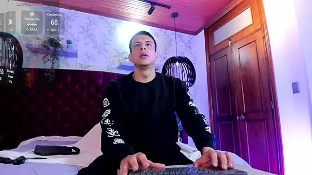 Snapshot of Dustin_Sonne chatting on 09.16.25 Dustin Sonne online show from 09.16.25