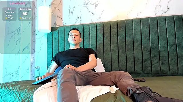 Snapshot of Dustin_Sonne chatting on 09.19.25 Dustin Sonne online show from 09.19.25