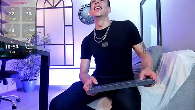 Snapshot of Dustin_Sonne chatting on 09.24.25 Dustin Sonne online show from 09.24.25