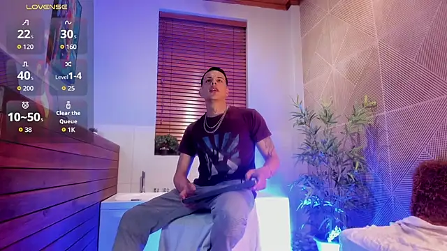 Snapshot of Dustin_Sonne chatting on 10.01.25 Dustin Sonne online show from 10.01.25