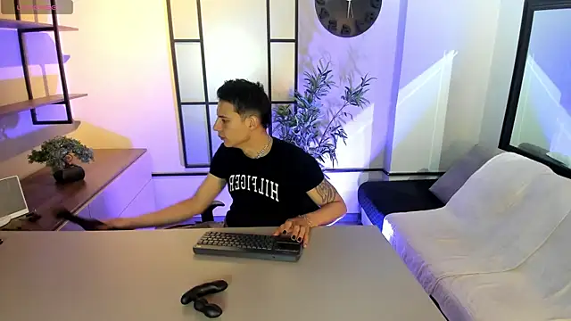 Snapshot of Dustin_Sonne chatting on 10.15.25 Dustin Sonne online show from 10.15.25