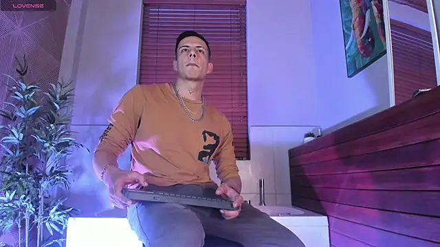 Snapshot of Dustin_Sonne chatting on 10.29.25 Dustin Sonne online show from 10.29.25