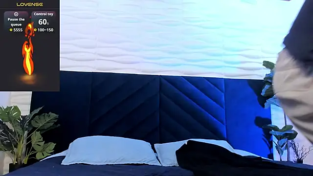 Snapshot of Dustin_Sonne chatting on 11.09.25 Dustin Sonne online show from 11.09.25