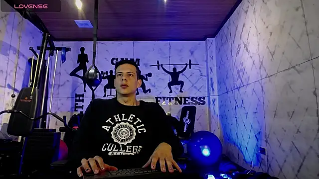 Snapshot of Dustin_Sonne chatting on 11.15.25 Dustin Sonne online show from 11.15.25