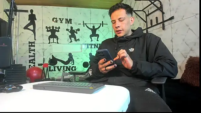 Snapshot of Dustin_Sonne chatting on 06.12.26 Dustin Sonne online show from 06.12.26