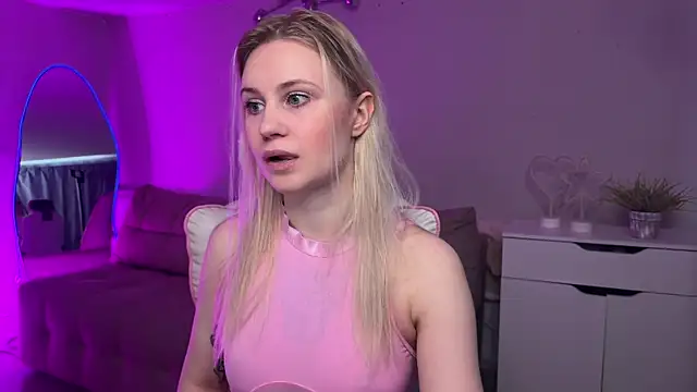 Sofia Kenwood online show from 04.30.26